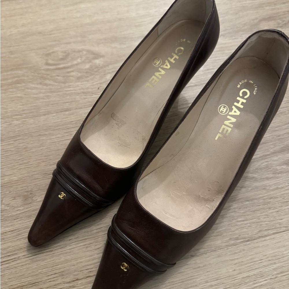 Vintage Chanel Pointed Heels - Picture 4 of 7